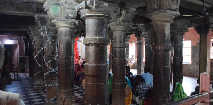 84 Khambha Temple Mahavan: History, Darshan Timings, Aarti Schedule, Location, Entry Rules and Complete Guide