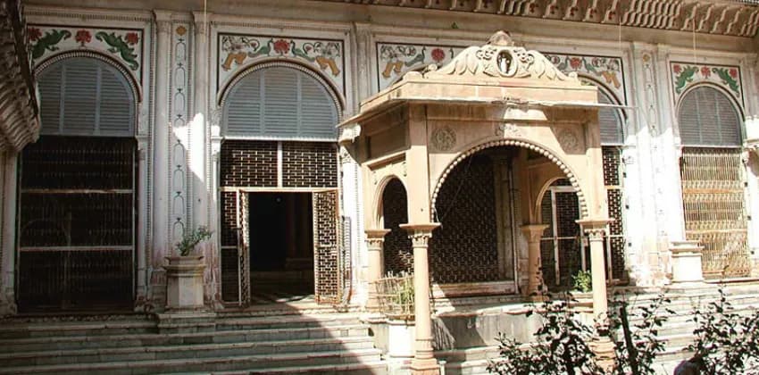 Shri Gopinath Ji Temple Vrindavan: History, Darshan Timings, Aarti Schedule, Location, Entry Rules and Complete Guide