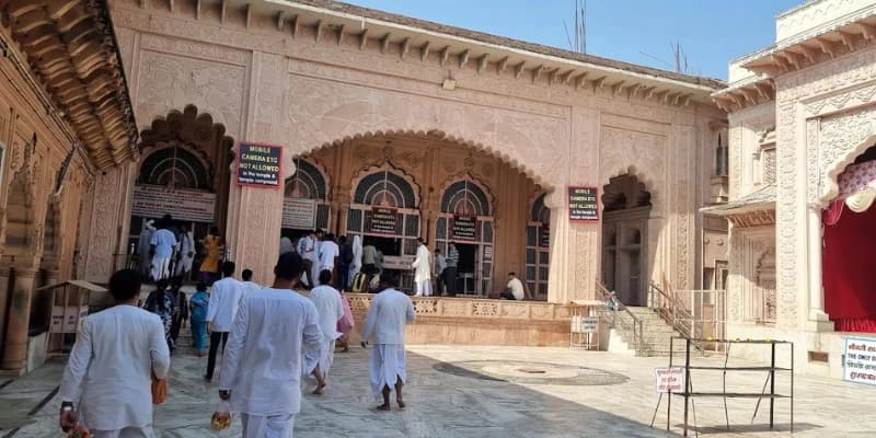 Radha Shyamsundar Mandir, Vrindavan: The Deity Born of Radha's Heart, the Anklet Story of Shyamananda, Timings & Complete Guide